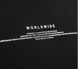 Футболка Черный

Свободная мужская футболка с круглым вырезом горловины (принт "Worldwide").
Материал:
Cotton - материал из натуральных волокон, который удобен в носке, быстро впитывает и отводит от т
