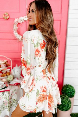 Белое платье с вырезами на талии и цветочным принтом