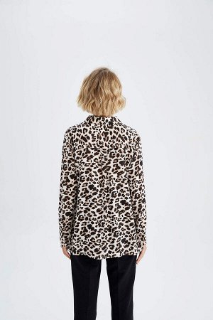 Рубашка свободного кроя с леопардовым принтом и длинными рукавами из вискозы