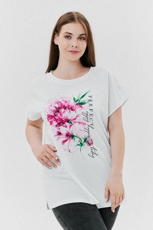 Футболка Варианты расцветки: белый
Ткань:  кулирка, Состав:  хлопок 100%
Футболка прямого силуэта, с округлой горловиной, с разрезами в нижней части боковых швов. Полочка с симметричными кокетками. Сп