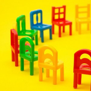 Настольная игра «На 4 ногах», 18 стульев, 8 цветов
