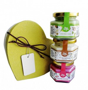 Подарочный набор Медовое сердце крем-мёд с малиной, киви и кедровыми орешками