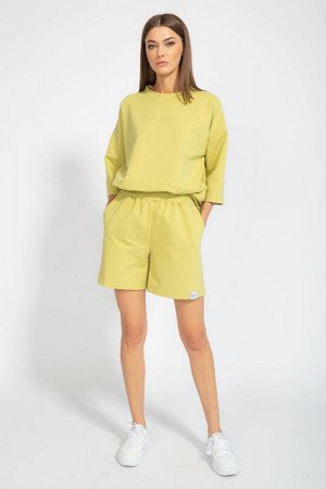 Костюм Костюм Kivviwear 40904091/03 лимонный хаки 
Состав: ПЭ-24%; Хлопок-70%; Эластан-6%;
Сезон: Лето
Рост: 170

Костюм оверсайз с классическими прямыми шортами средней посадки с карманами в боковых