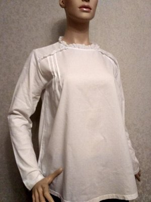 Блуза СКИДКА 20%

Блузка свободного кроя, спинка и рукава трикотажные. 
Состав: хлопок 100%. 
Размер Free Size  на рост 170 см.