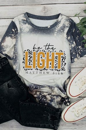 Серая высветленная футболка с надписью: be the LIGHT