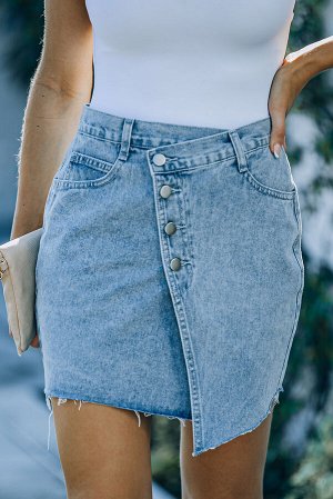 Голубая асимметричная джинсовая мини-юбка с пуговицами