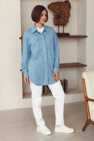 Голубая удлинённая рубашка с карманами