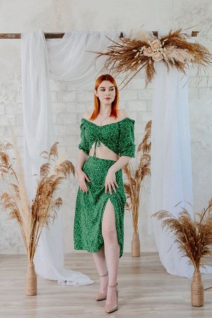 Костюм юбка миди- топ , зеленое