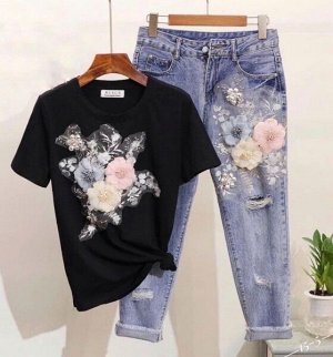Костюм черная футболка и джинсы цветы DIM