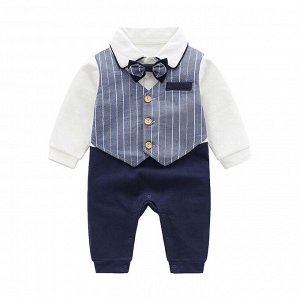 Комбинезон для мальчика, в классическом стиле, декорирован галстуком-бабочкой на шее, жилетом в полоску, цвет темно-синий/синий/белый