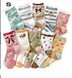 Набор носков для девочки (10 пар), принт "ягодки/полоски", цвета в ассортименте