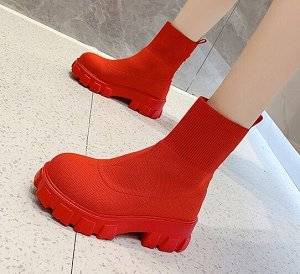 Ботинки осенние, красный