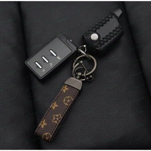Брелок на ключи с кожаным коричневым ремешком, с узорами (с отверткой в комплекте)