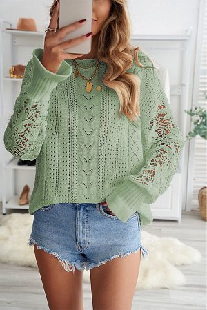 Зеленый вязаный свитер с перфорацией и кружевным вставками на рукавах