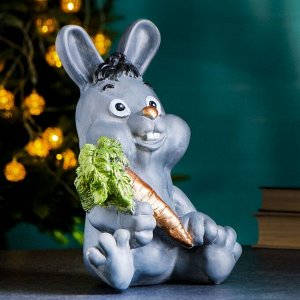 Фигура "Кролик с морковкой" серый, 20х15х29см