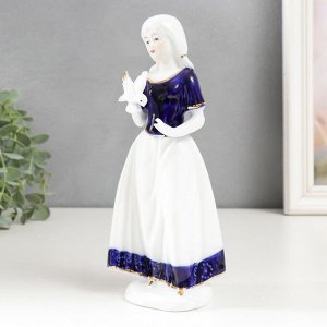 Сувенир керамика "Девочка с хвостиками с голубем на руке" кобальт 21х12х7 см