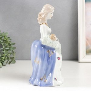 Сувенир керамика "Фрейлина с младенцем" 25 см