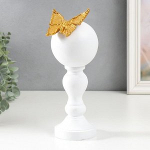 Сувенир полистоун "Золотая бабочка на колонне с шаром" белый 24,5х9х10 см