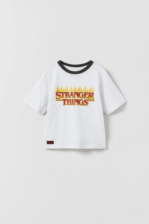 Embossed stranger things tm © netflix футболка