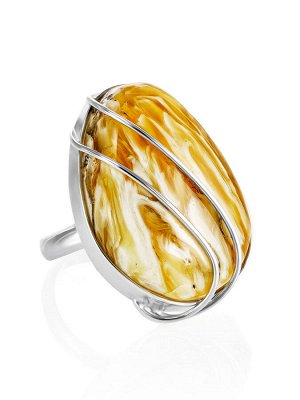 Оригинальное кольцо из серебра и натурального балтийского медового янтаря с пейзажной текстурой «Риальто»