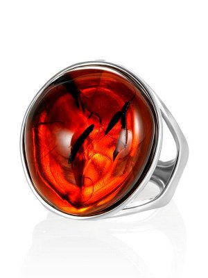 Серебряное кольцо с вставкой из цельного прозрачного янтаря тёмно-коньячного цвета «Глянец»
