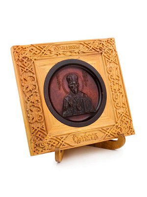 Янтарный барельеф в резном окладе — икона «Святой Николай Чудотворец»
