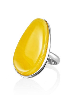 Серебряное кольцо с цельным медовым янтарем «Лагуна»