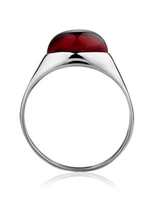 Стильное кольцо «Сангрил» из серебра с круглой янтарной вставкой