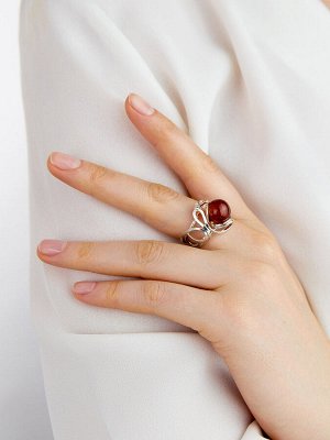 Эффектное серебряное кольцо из натурального балтийского янтаря вишнёвого цвета «Валенсия»