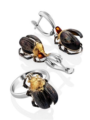 Яркое кольцо из натурального вишнёвого янтаря и серебра «Скарабей»
