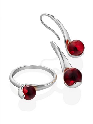 amberholl Эффектное кольцо «Лея» из серебра с красным янтарём