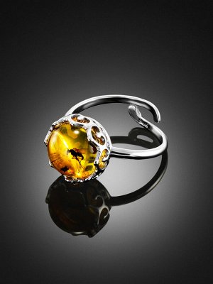 Лёгкое кольцо «Клио» из серебра и янтаря с инклюзом
