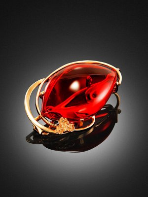 Нарядная брошь «Венето» из позолоченного серебра и янтаря ярко-красного цвета