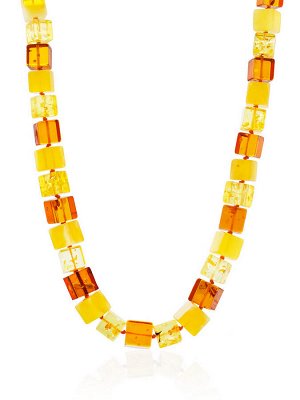Необычное янтарное ожерелье из бусин-кубиков «Рафинад»