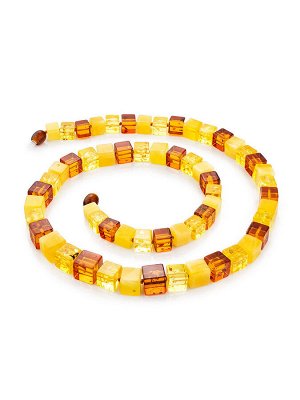 Необычное янтарное ожерелье из бусин-кубиков «Рафинад»