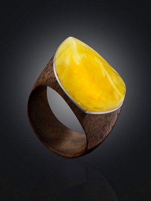 Кольцо из дерева и натурального балтийского янтаря медового цвета «Индонезия»
