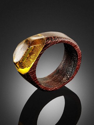 Оригинальное кольцо из натурального балтийского янтаря и древесины венге «Индонезия»