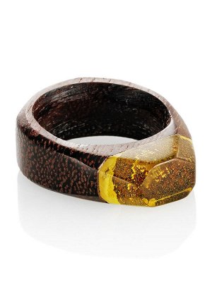 Оригинальное кольцо из натурального балтийского янтаря и древесины венге «Индонезия»