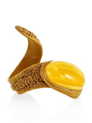 Стильное кольцо-змейка из кожи, украшенное натуральным медовым янтарём