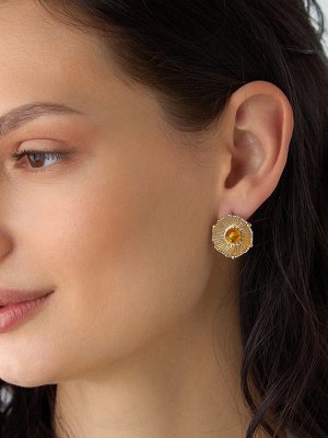 Красивые серьги с позолотой, украшенные натуральным янтарём «Флокс»
