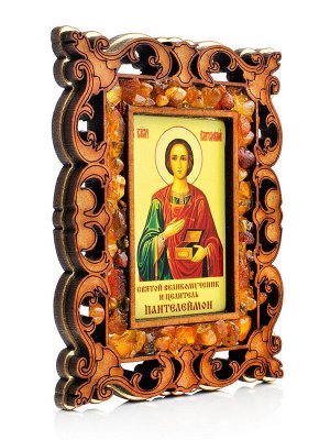 «Святой целитель Пантелеймон». Небольшая иконка в резной деревянной оправе с магнитом, украшенная янтарём