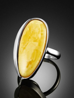 Изящное серебряное кольцо с натуральным балтийским молочно-медовым текстурным янтарем «Лагуна»
