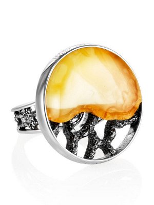 Круглое серебряное кольцо со вставкой из уникального пейзажного янтаря «Модерн»