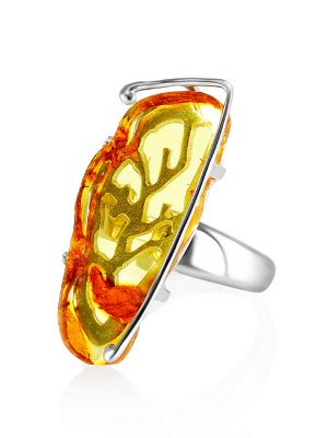 Нарядное кольцо из серебра со вставкой из натурального балтийского лимонного янтаря