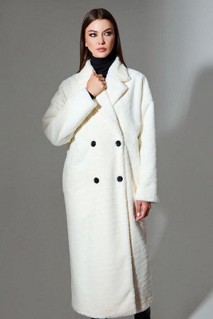 Пальто Рост: 170 Состав ткани: ПЭ-100%; Пальто женское из пальтовой ткани прямого силуэта, на подкладке. Застежка центральная двубортная на пробивные петли и пуговицы. Воротник пиджачного типа. Плечев