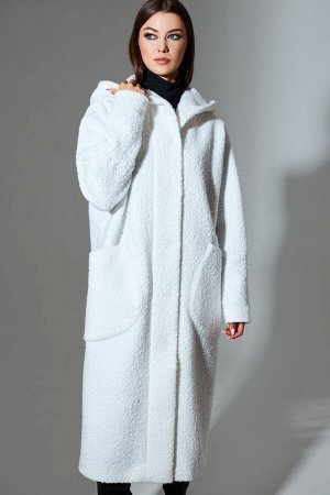 Пальто Рост: 170 Состав ткани: ПЭ-100%; Пальто женское полуприлегающего силуэта из пальтовой ткани с капюшоном, на подкладке. По переду обработаны центральная застежка на притачных планках с потайными