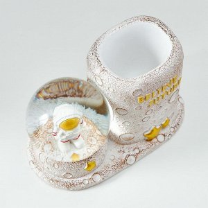 Снежный шар стеклянный «Астронавт», карандашница, световой, d=8 см, 11.4x16.8x9 см, МИКС