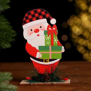 Новогодний декор "Дед Мороз и подарки" 9,5х4х15 см