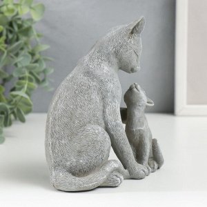 Сувенир полистоун "Кошка с котёнком - ласка" серый 13,5х6,5х12,5 см