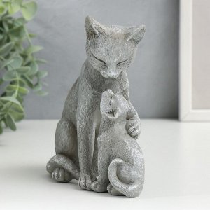 Сувенир полистоун "Кошка с котёнком - ласка" серый 13,5х6,5х12,5 см